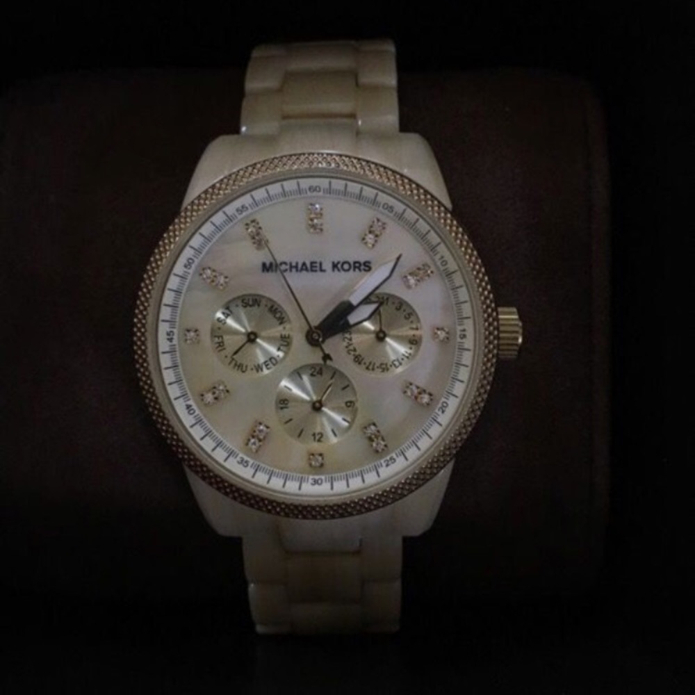 Michael Kors beige/ivory watch